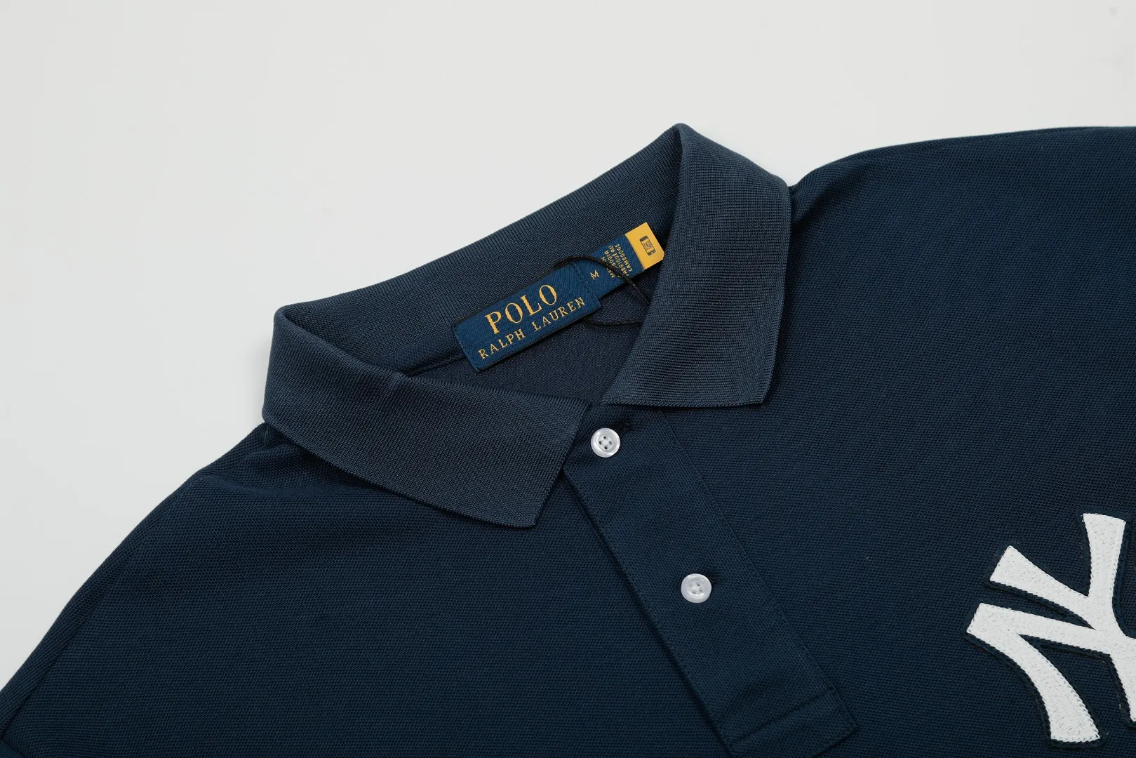 P154 💰 "Top quality" Style number: DS072# (not off the shelves all year round) [Ralph Lauren&NY co-branded new embroidered horse logo POLO lapel basic short sleeves] ✅Ralph Lauren&MLB Yankees co-branded versatile style lapel POLO short sleeves for men and women ✅Main supply platform live broadcast Wholesale entity Replenish when out of stock Not off the shelf ✅ZP quality 1:1 version Scan the code to enter the GF website Z cabinet quality ✅Detailed quality is the only one in Guangzhou. Imported pique fabrics. Focus on high-end. Cost-effective. Needless to say good quality. ✅Restore the original version. The maximum size can be worn up to 210 pounds. Loose, comfortable and stress-free. ✅Work wear and life wear. Suitable for various occasions. Must-have recommendation for couples. Size: S-XL. Color: Gray Navy.